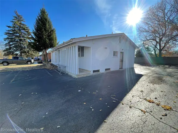 Southfield, MI 48075,16983 W 10 Mile RD