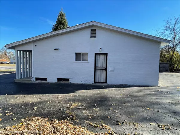 Southfield, MI 48075,16983 W 10 Mile RD