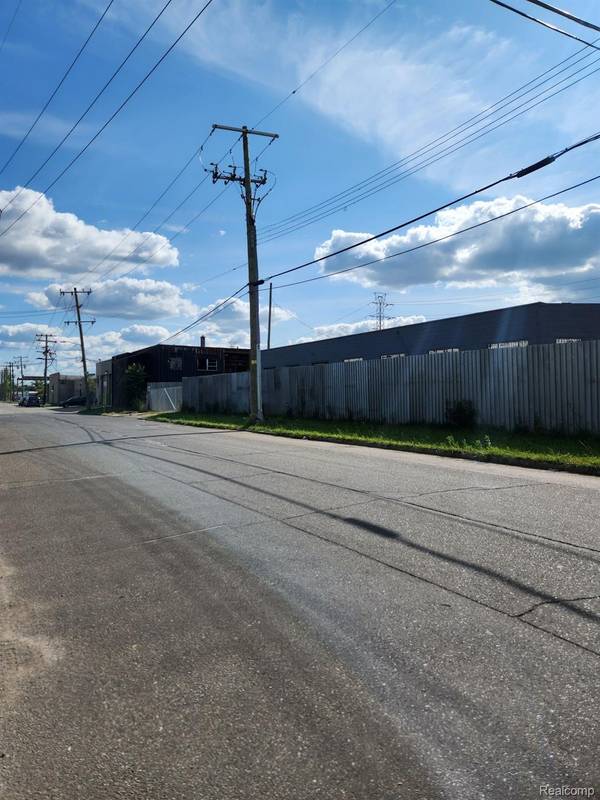 13507 Auburn ST, Detroit, MI 48223