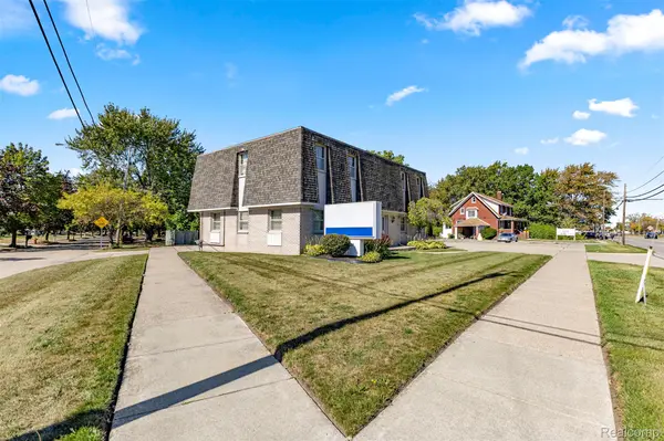 30401 Utica RD, Roseville, MI 48066