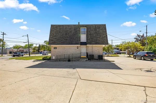 30401 Utica RD, Roseville, MI 48066