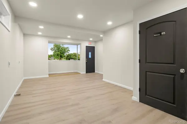 35816 W Michigan AVE, Wayne, MI 48184