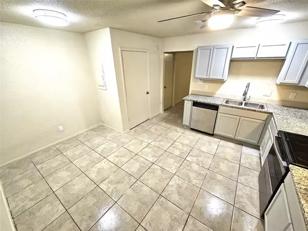 Keller, TX 76248,724 Bluebonnet Drive #B