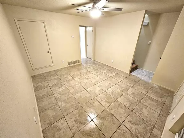 Keller, TX 76248,724 Bluebonnet Drive #B