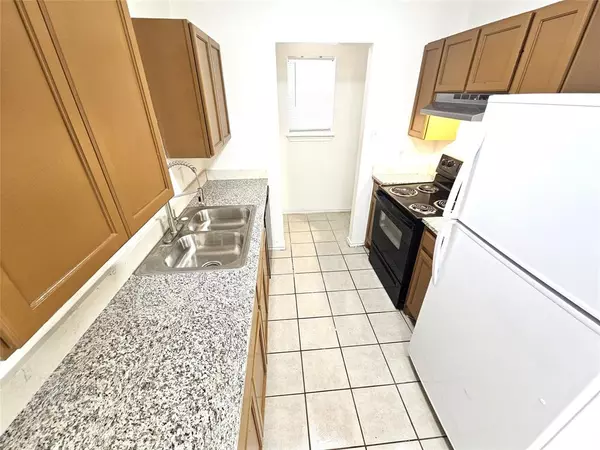 2837 Ave J, Fort Worth, TX 76105