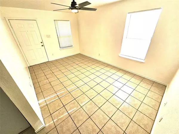 Fort Worth, TX 76105,2837 Ave J