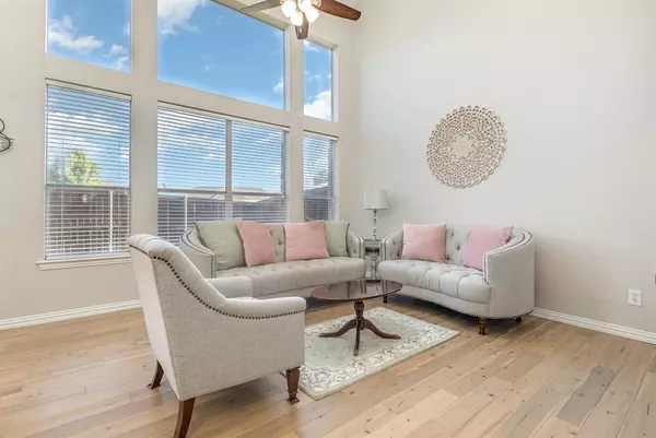 Plano, TX 75025,913 Avondale Lane