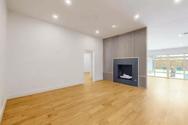 Dallas, TX 75248,15926 Windy Meadow Drive