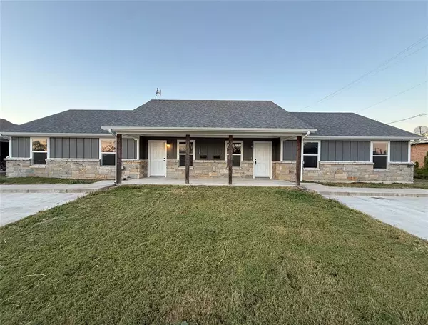 108 W Adams Street, Itasca, TX 76055