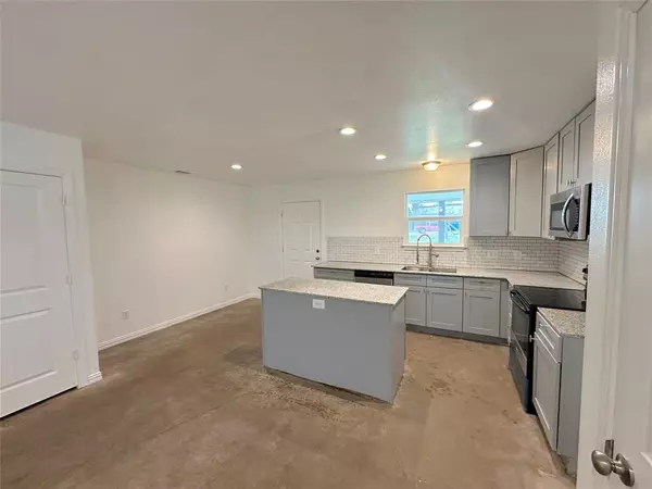 Itasca, TX 76055,108 W Adams Street