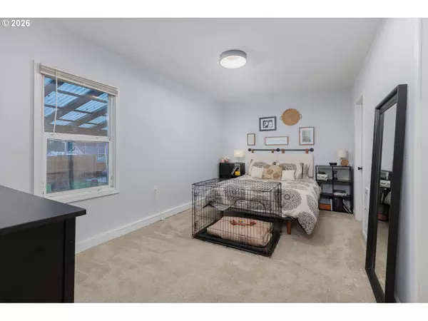 Dallas, OR 97338,886 SW BIRCH ST