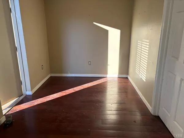 Bedford, VA 24523,6264 Forest RD