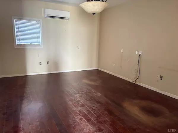 Bedford, VA 24523,6264 Forest RD