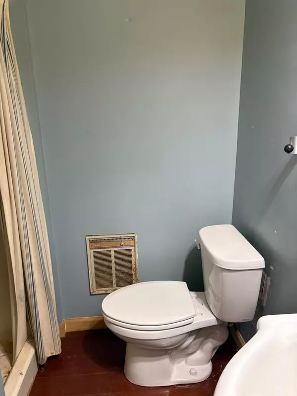 Bedford, VA 24523,6264 Forest RD