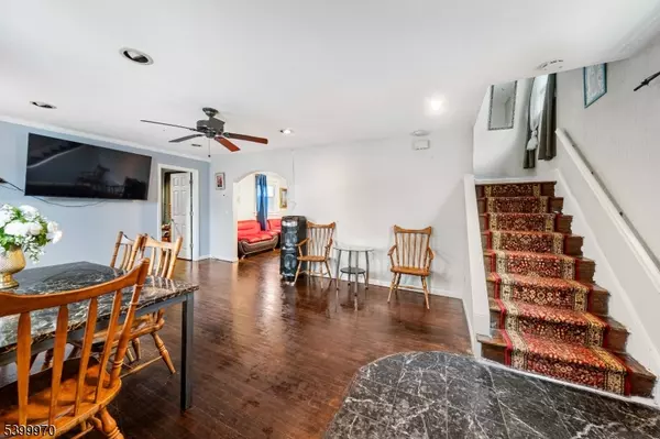 160 W Colfax Ave, Roselle Park Boro, NJ 07204