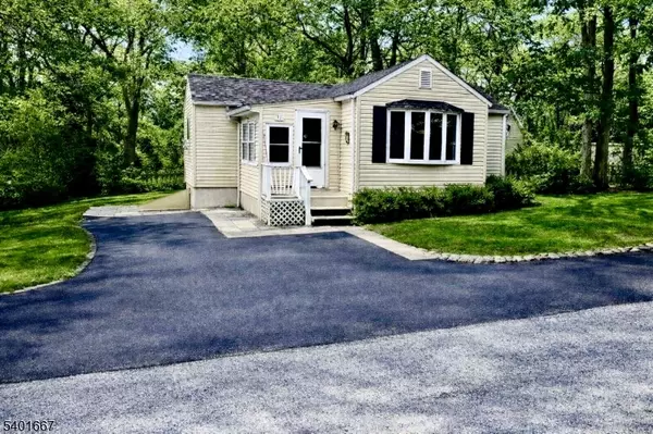 32 Millburn Rd, Jefferson Twp., NJ 07849