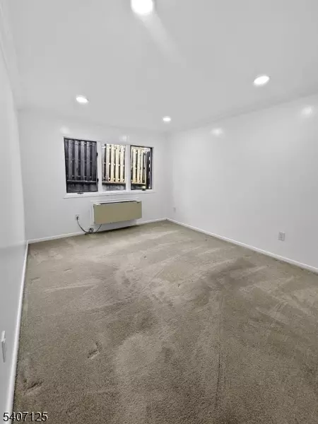 Belleville Twp., NJ 07109,680 Union Ave #E1