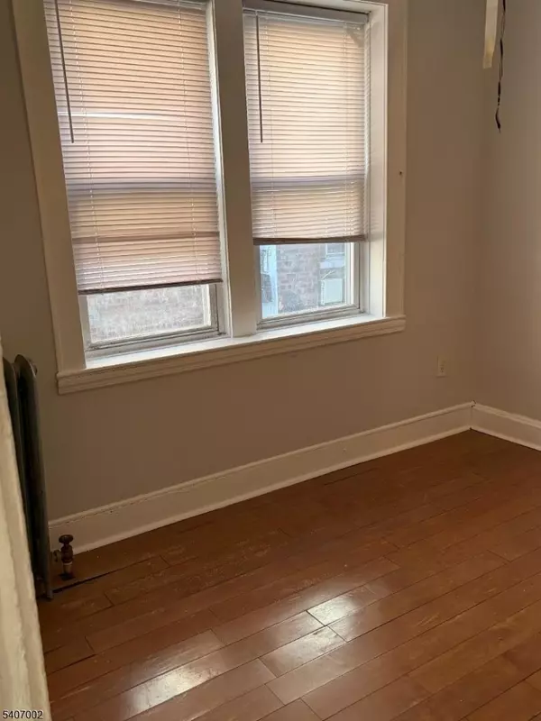 Passaic City, NJ 07055,3 Mass Ct