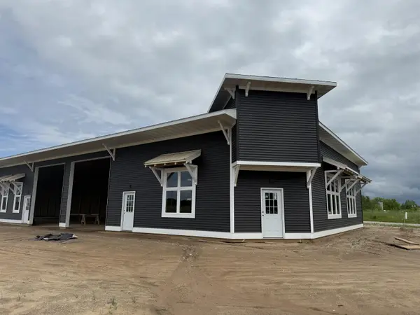 6391 N Railway, Acme Twp, MI 49690