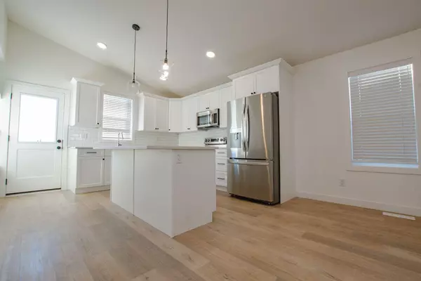 Grande Prairie, AB T8W 0M4,11850 84 AVE #211