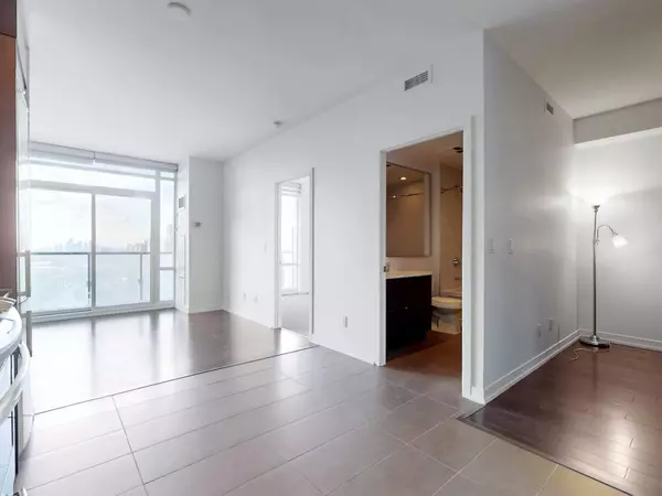 Toronto C01, ON M5V 0E6,170 Fort York BLVD #2213