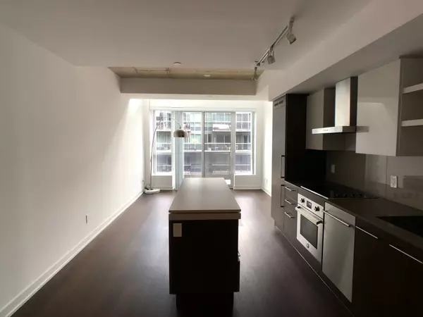 Toronto C01, ON M6K 3N3,1030 King ST W #Lph33