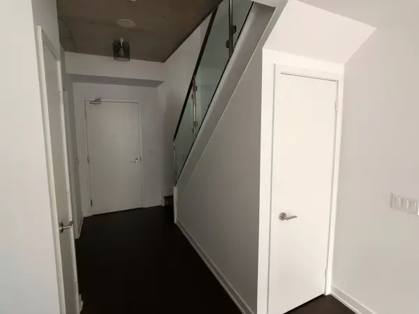 Toronto C01, ON M6K 3N3,1030 King ST W #Lph33