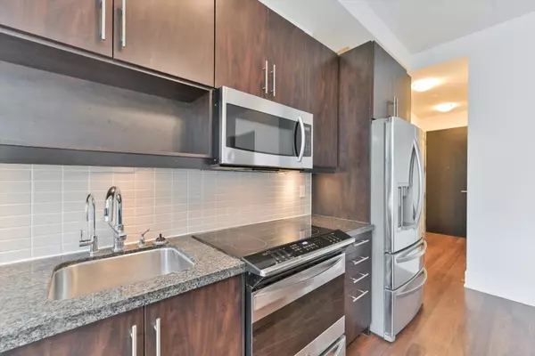 Toronto C08, ON M4Y 2J3,120 Homewood AVE #321