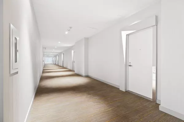 Toronto C01, ON M6K 0C9,50 Ordnance ST #216