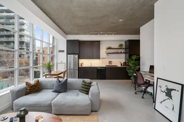 19 Brant ST #309, Toronto C01, ON M5V 2L2