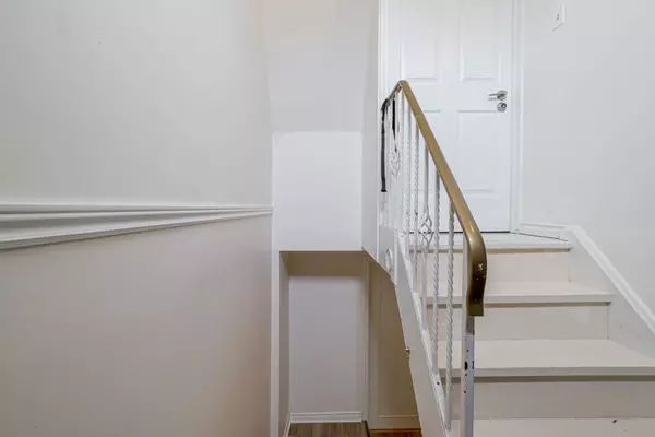 Toronto C01, ON M6H 1G1,90 Muir AVE #Basement