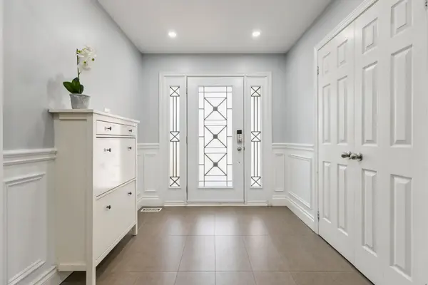 Whitby, ON L1R 1B9,46 Foster CRES