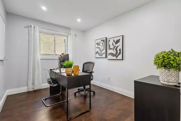 Whitby, ON L1R 1B9,46 Foster CRES