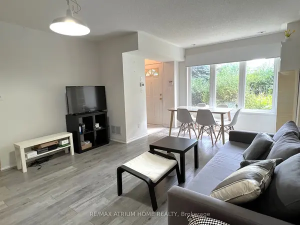 Toronto E11, ON M1B 5Z2,19 Rosebank DR #1611