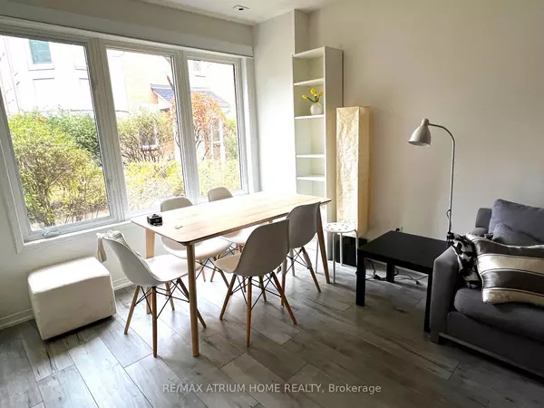 Toronto E11, ON M1B 5Z2,19 Rosebank DR #1611