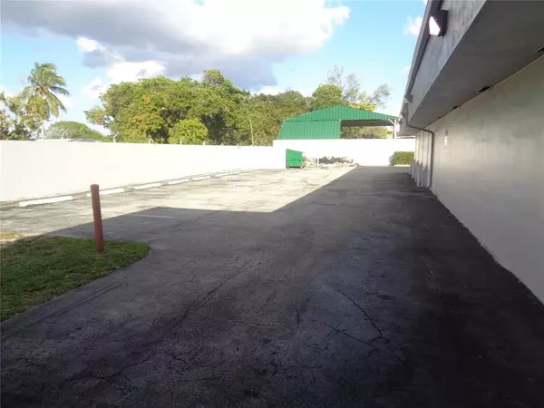 Fort Lauderdale, FL 33311,2323 NW 19th St