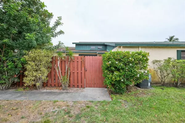 Palm Springs, FL 33461,1091 Manor Dr