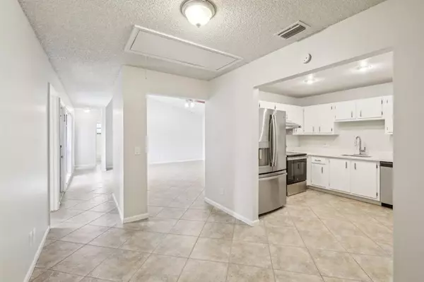 Palm Springs, FL 33461,1091 Manor Dr