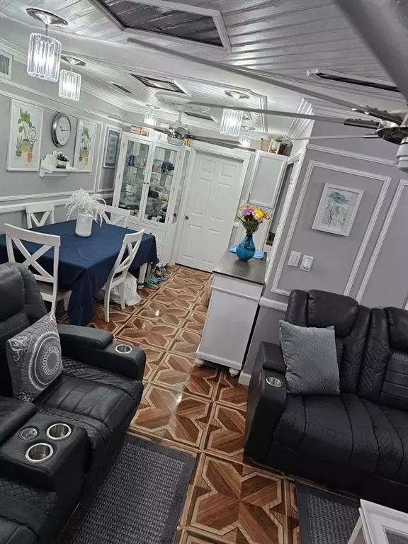 Sunrise, FL 33313,6440 NW 28 Street