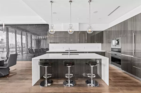 Aventura, FL 33180,3300 NE 188th St #UPH09