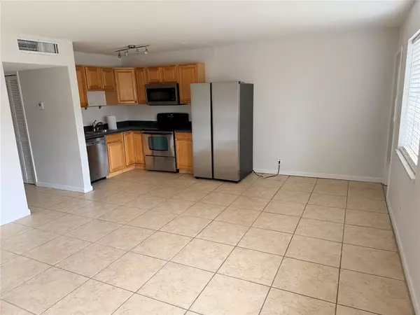 Oakland Park, FL 33334,4051 NE 13TH AV #52-3