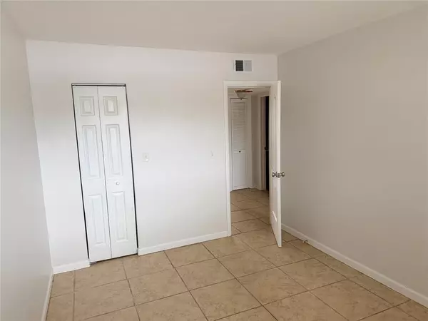 Oakland Park, FL 33334,4051 NE 13TH AV #52-3