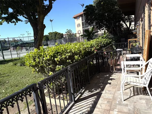 Fort Lauderdale, FL 33311,620 Tennis Club Dr #105