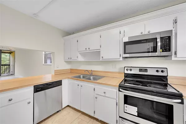 Coral Springs, FL 33065,8415 Forest Hills Dr #305