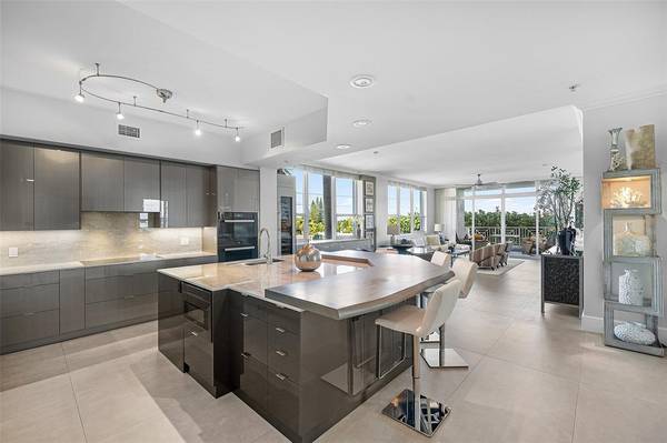 701 SE 21st Ave #301, Deerfield Beach, FL 33441