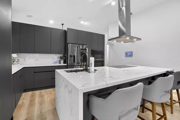 1051 NW 124th Ter, Sunrise, FL 33323