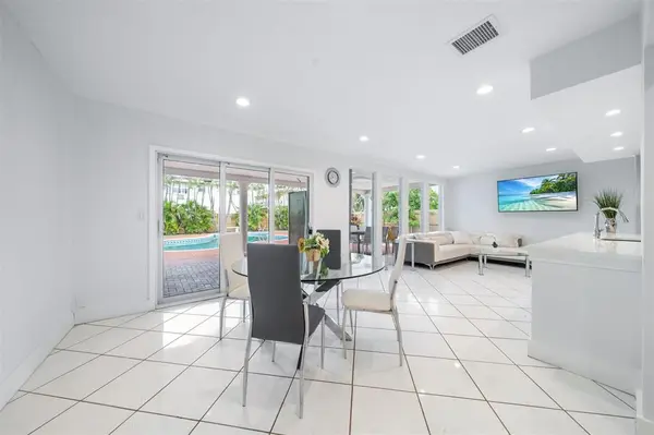 Hollywood, FL 33021,5317 Harrison St