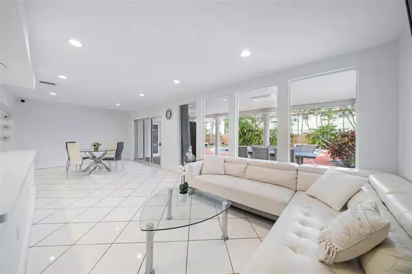 Hollywood, FL 33021,5317 Harrison St