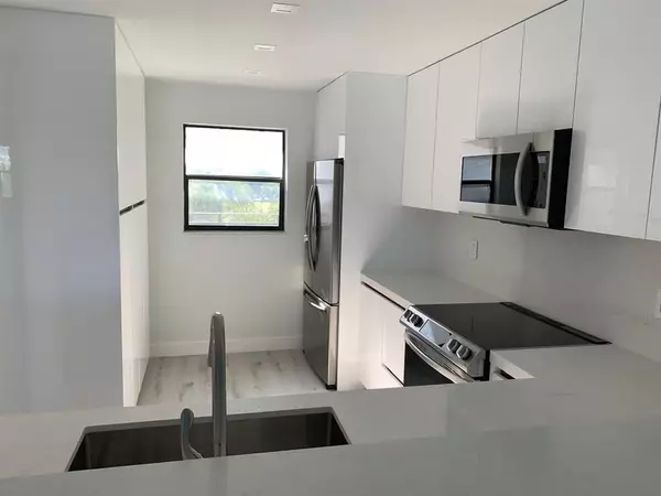 16051 SW Blatt Blvd #412, Weston, FL 33326