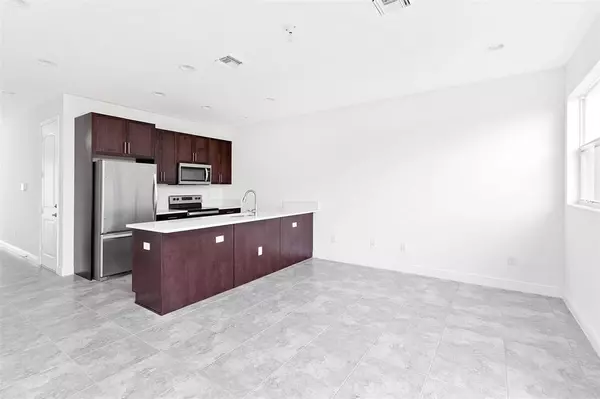 Coconut Creek, FL 33073,6937 PINES CIRCLE #17